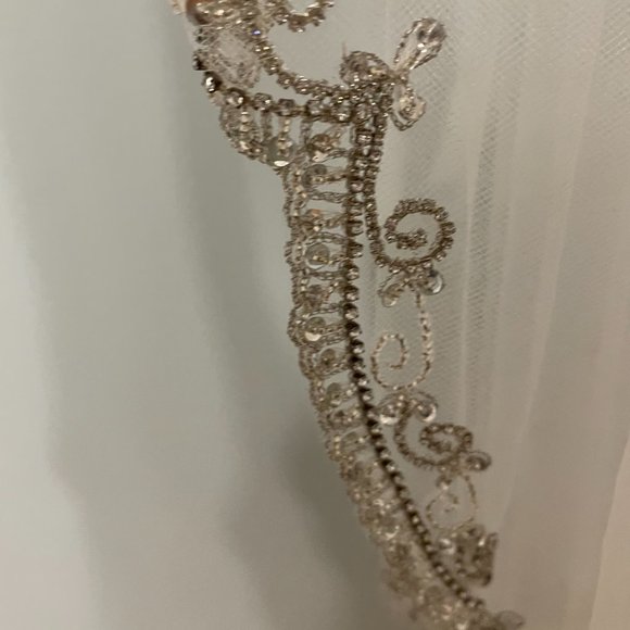 Bridal veil - Picture 3 of 5